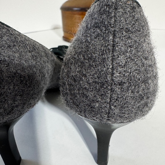 Ralph Lauren Kitten Heels Pumps Holiday Showe Grey Flannel Sz 6.5 - Picture 8 of 9
